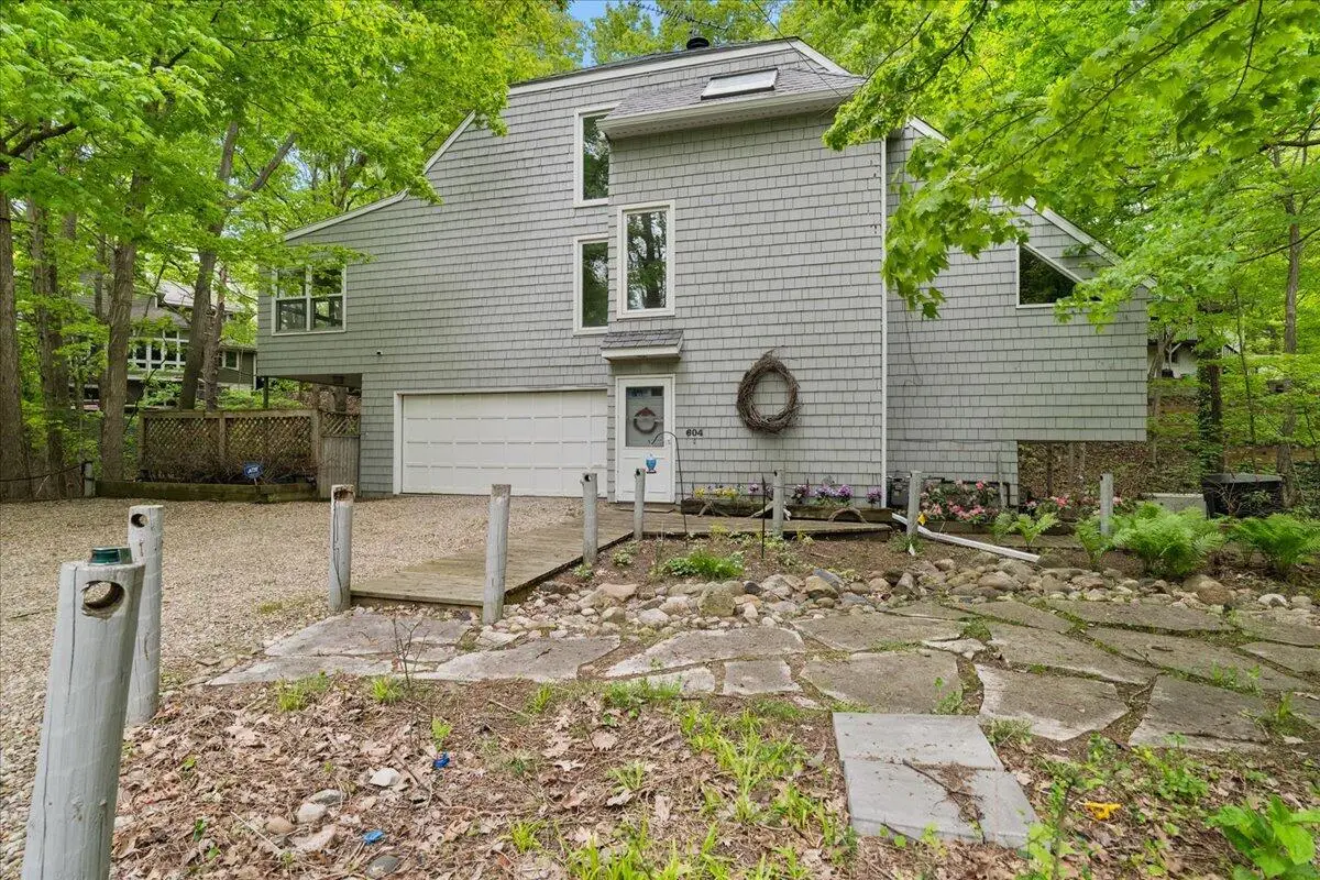 604 Pine, Sawyer, MI 49125 - #1