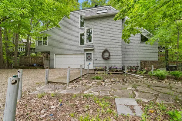 604 Pine, Sawyer, MI 49125
