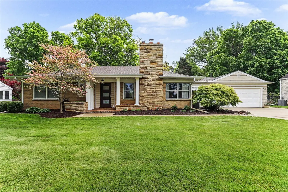 754 N Kalamazoo, Marshall, MI 49068 - #1