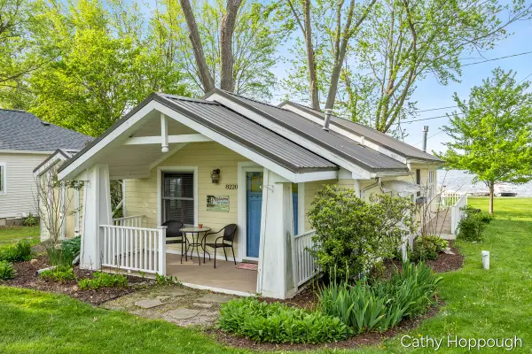 8220 Morrison Lake, Saranac, MI 48881
