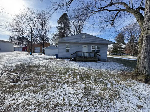 304 E South, Athens, MI 49011