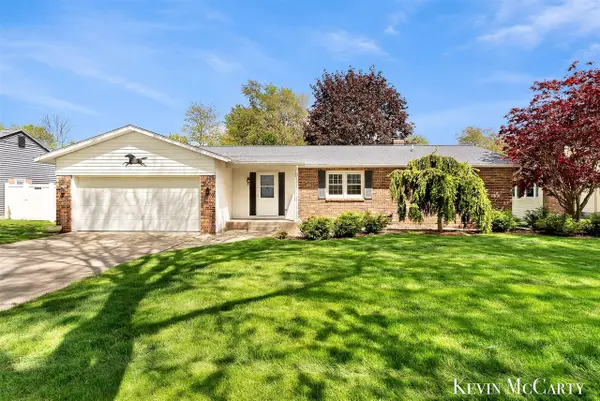 1746 Edgewood, Grand Rapids, MI 49506
