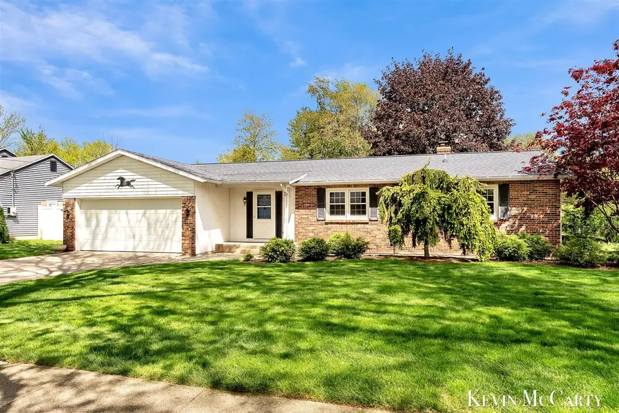 1746 Edgewood, Grand Rapids, MI 49506 - #3