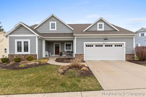 8374 Rose Ridge #70, Rockford, MI 49341