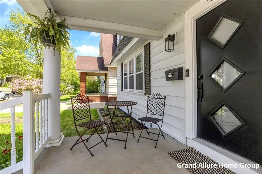446 Knapp, Grand Rapids, MI 49505 - #2