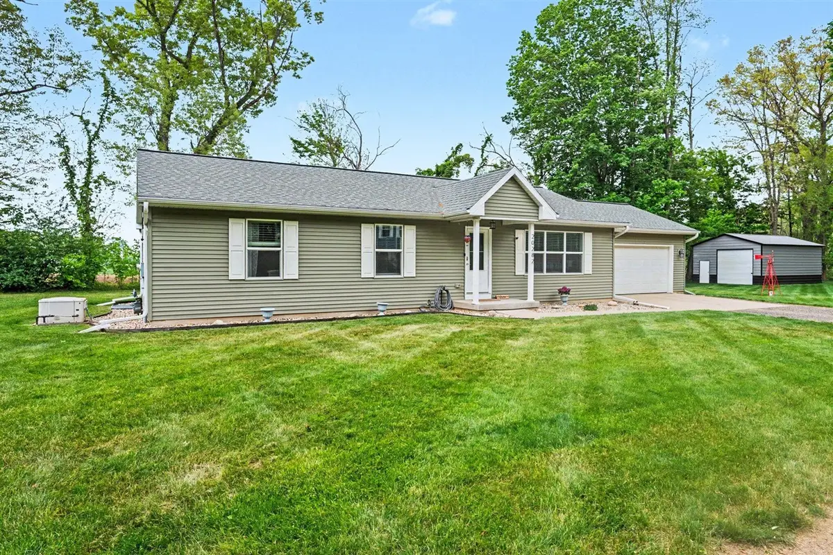 20282 Groveland, Three Rivers, MI 49093 - #1