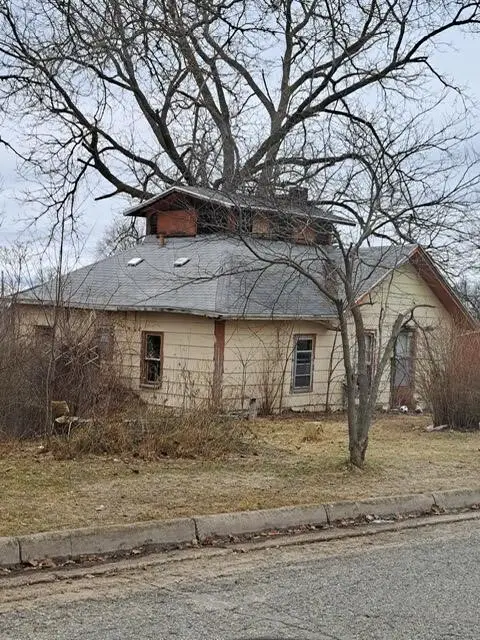 939 Sundberg, Cadillac, MI 49601