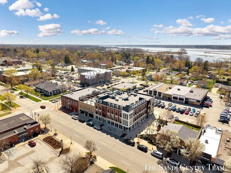 110 W Savidge #203, Spring Lake, MI 49456 - #3