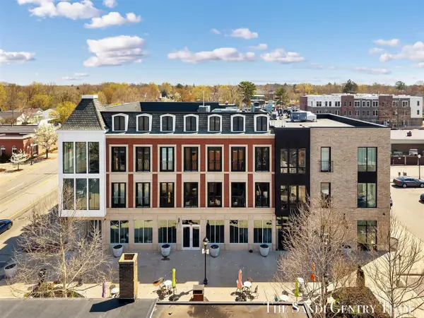 110 W Savidge #302, Spring Lake, MI 49456