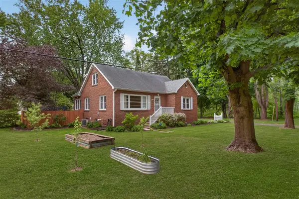 1346 W Marquette Woods, Saint Joseph, MI 49085