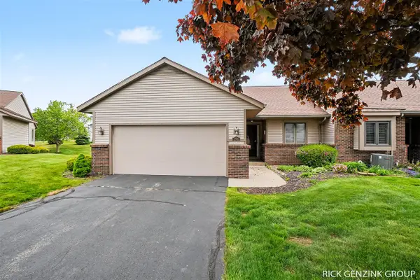 1793 Lakeview, Zeeland, MI 49464