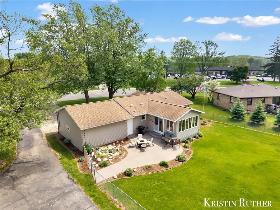 577 Port Sheldon, Grandville, MI 49418 - #2