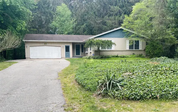 15860 Fendt Farm, Holland, MI 49424