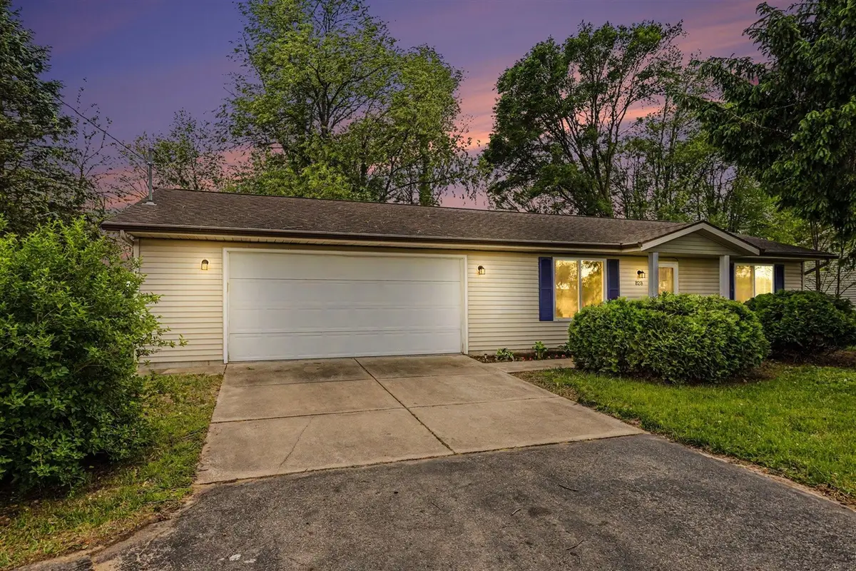 828 106th, Plainwell, MI 49080 - #1