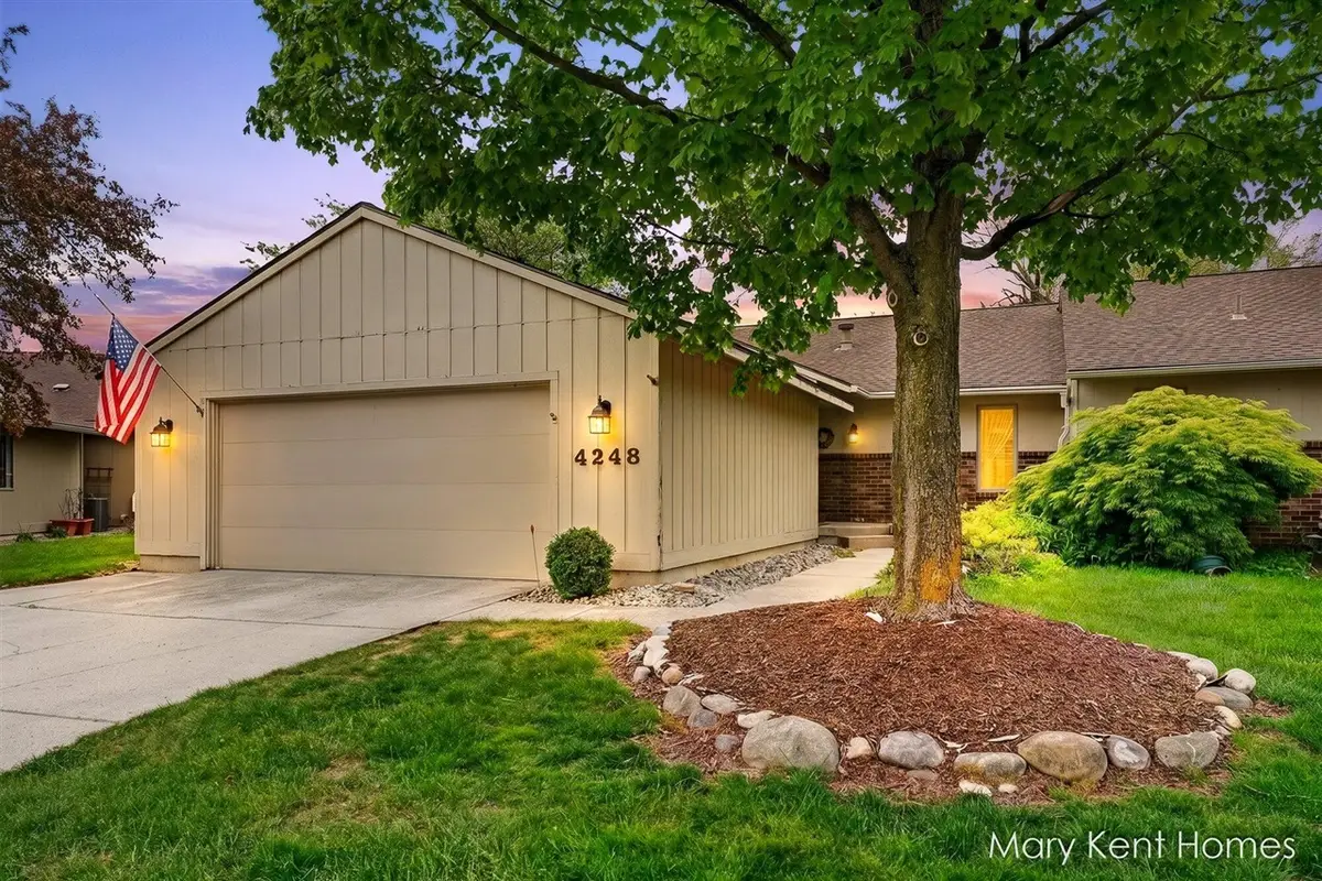 4248 Walnut Hills #Unit 65, Grand Rapids, MI 49512 - #1