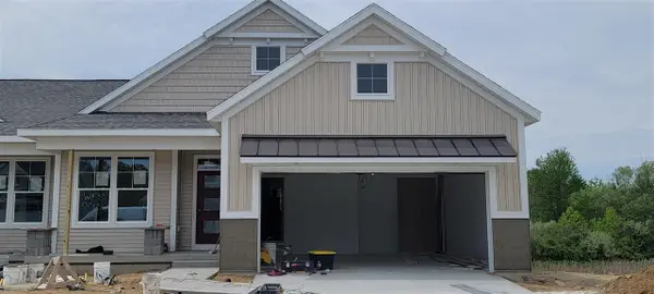 5473 Albright #33, Grandville, MI 49418