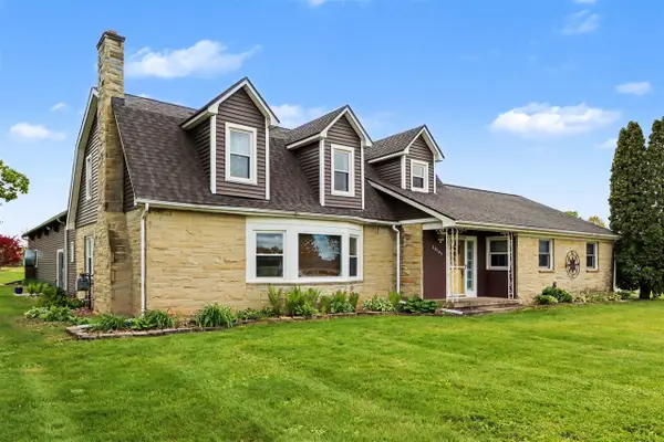 29561 E Red Arrow, Paw Paw, MI 49079