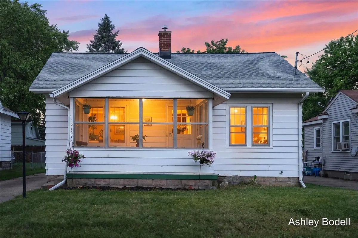 2129 Emerald, Grand Rapids, MI 49505 - #1