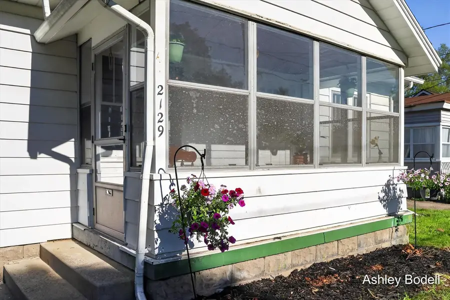2129 Emerald, Grand Rapids, MI 49505 - #2