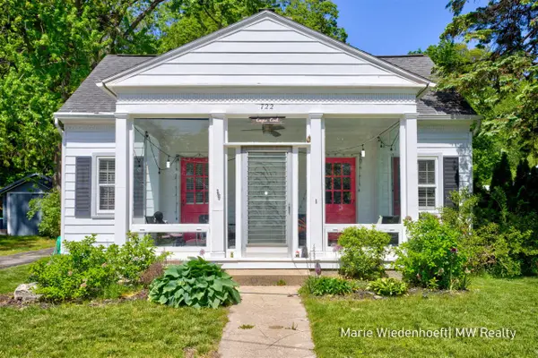 722 Lake, Saugatuck, MI 49453
