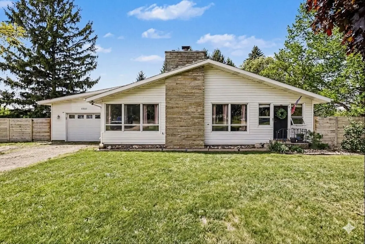 9010 73rd, South Haven, MI 49090 - #1