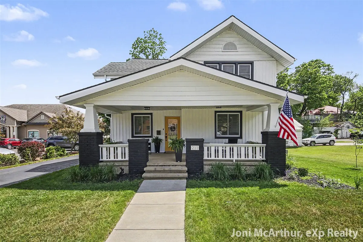 211 W Cass, Greenville, MI 48838 - #1