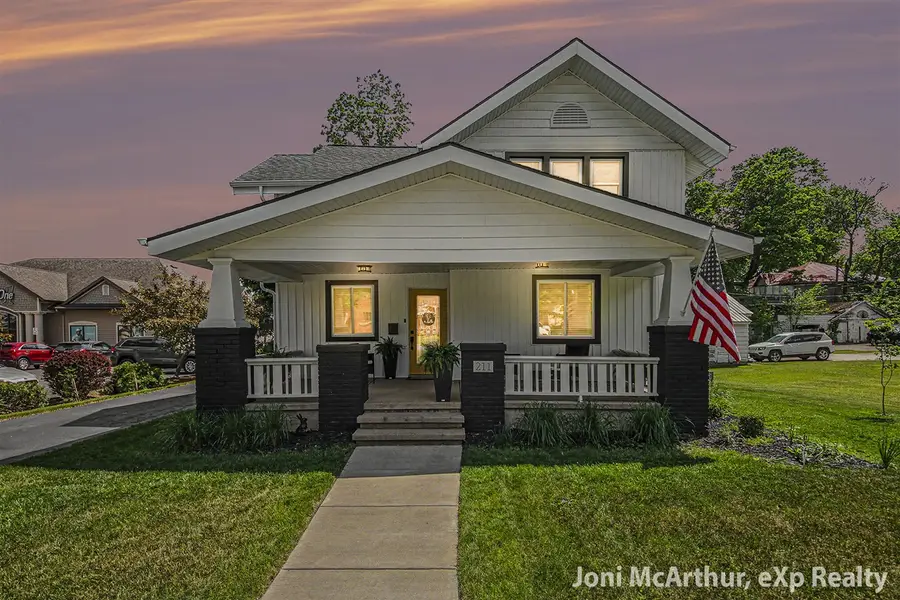 211 W Cass, Greenville, MI 48838 - #2