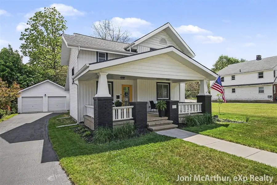 211 W Cass, Greenville, MI 48838 - #3