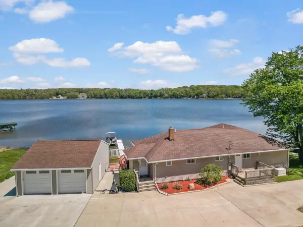 2772 S Wisner, Fremont, MI 49412