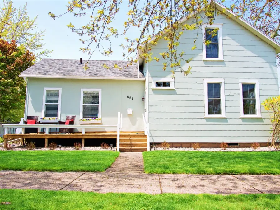621 N 5th, Grand Haven, MI 49417 - #2