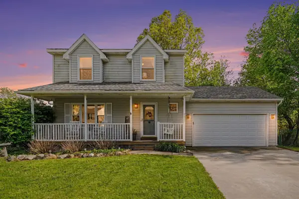2422 Par, Howell, MI 48843