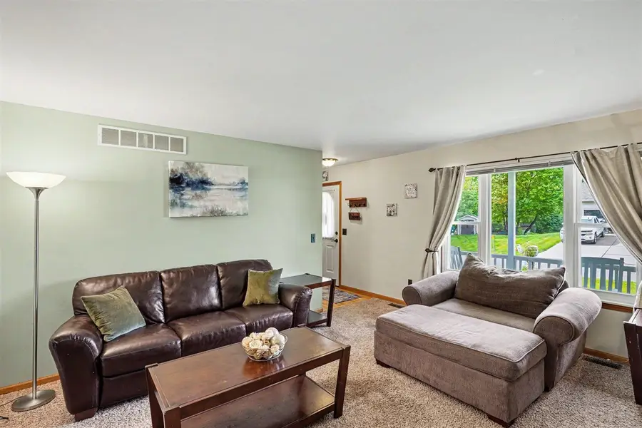 2422 Par, Howell, MI 48843 - #2