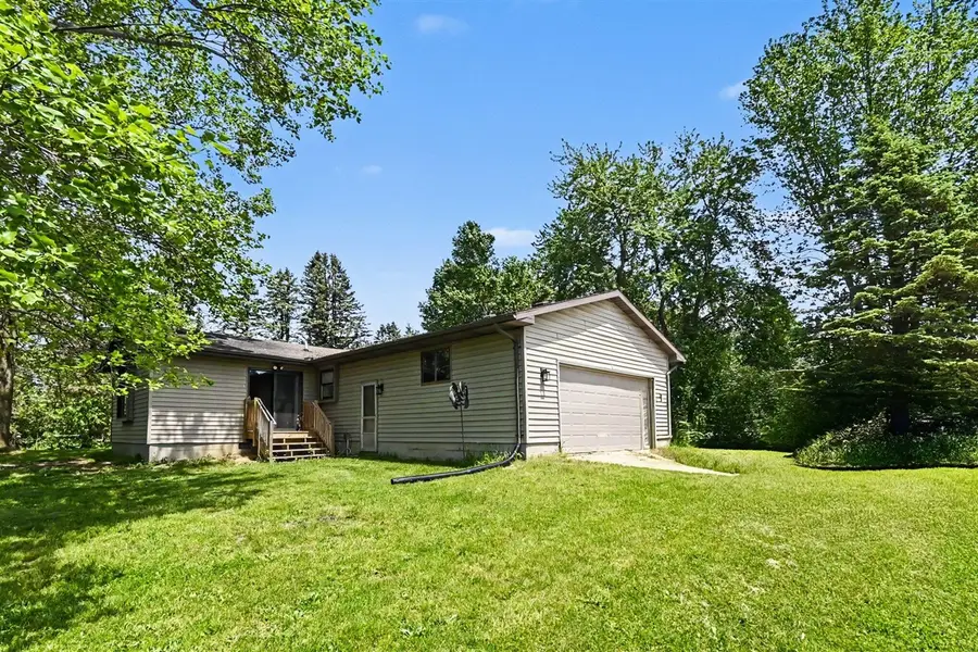 1691 N Michigan, Eaton Rapids, MI 48827 - #2