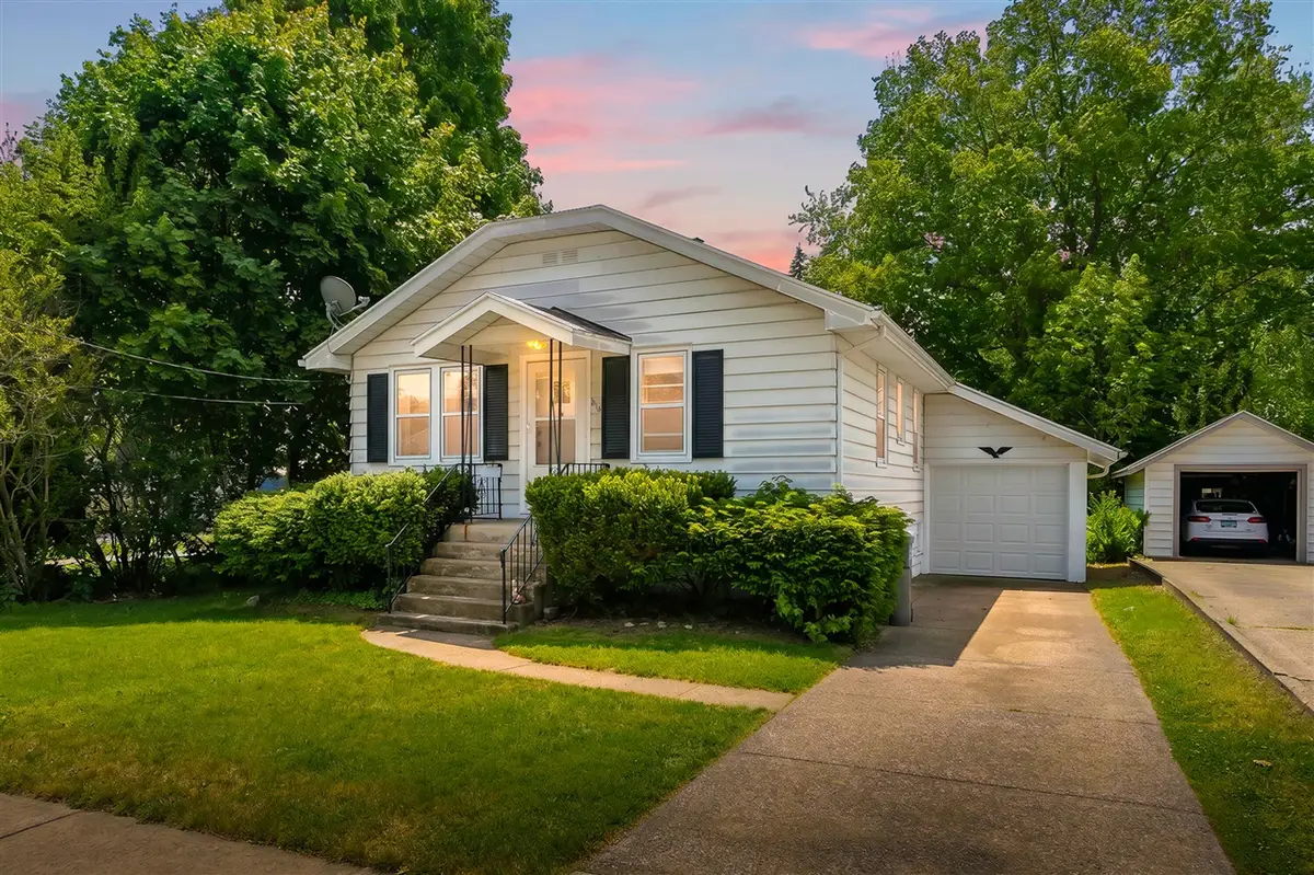 314 Wallace, Saint Joseph, MI 49085 - #1