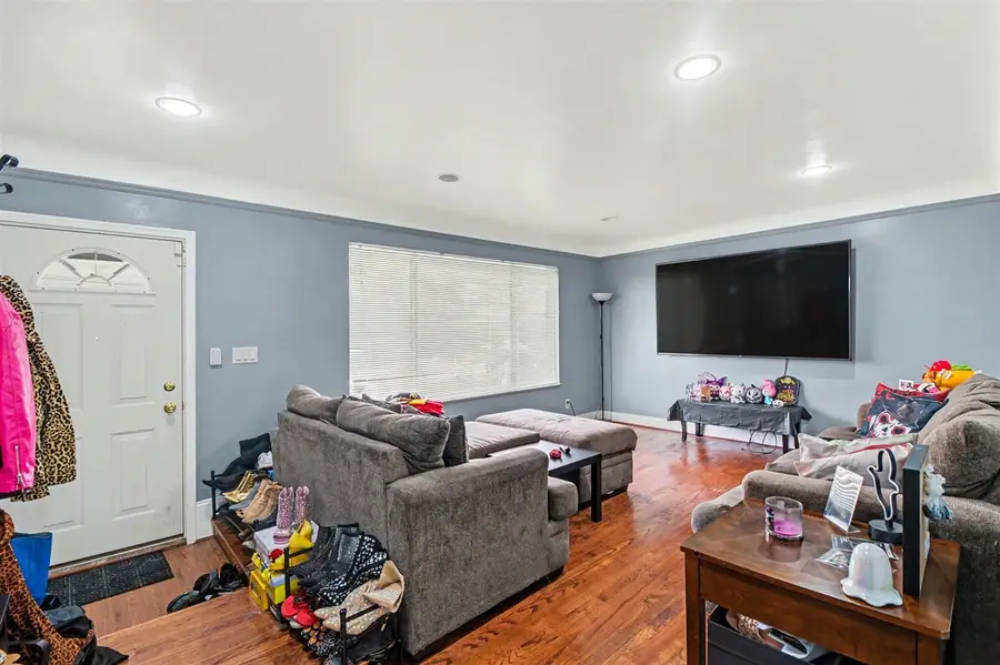 8271 Stanley, Warren, MI 48093 - #3