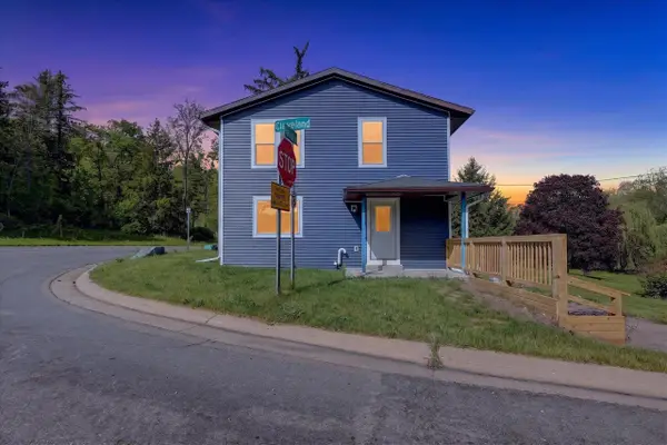 1387 E Riverside, Ionia, MI 48846