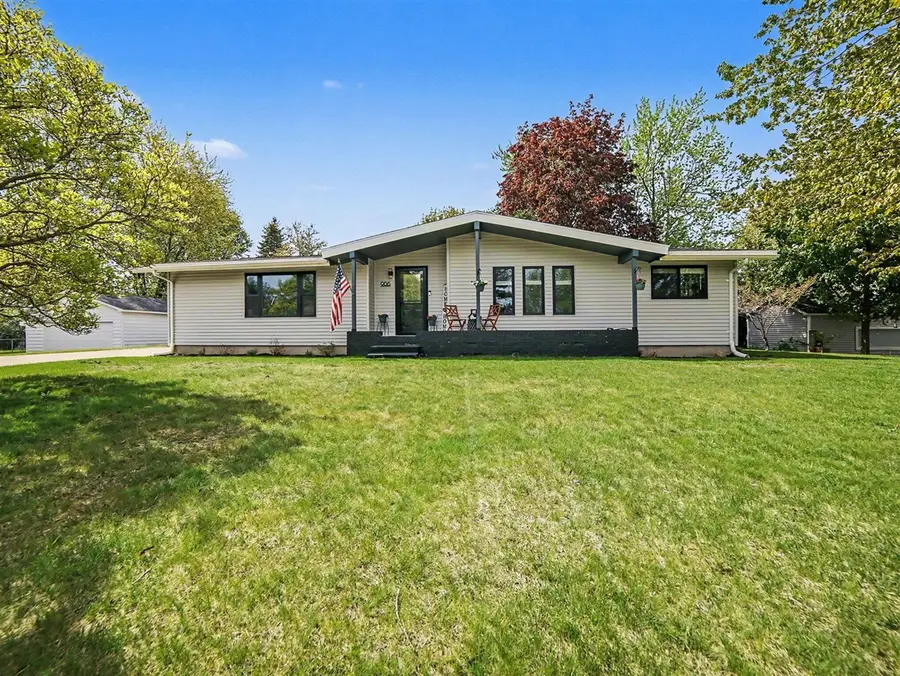 906 Mitchell, Ludington, MI 49431 - #3