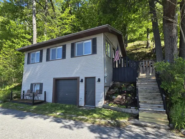 601 W Baldwin Lake, Greenville, MI 48838