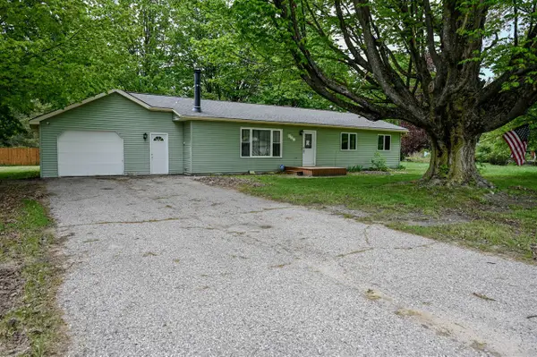 603 River, Luther, MI 49656
