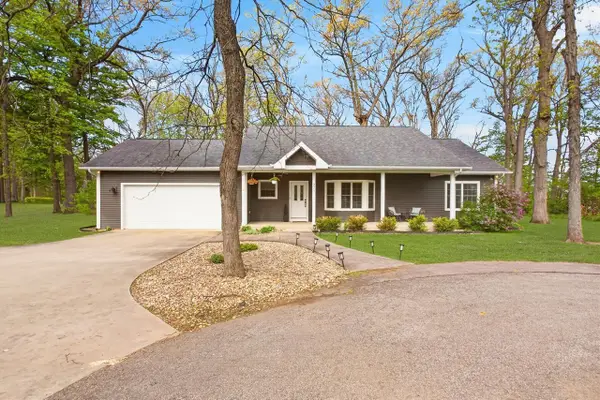 2917 White Oaks, Buchanan, MI 49107