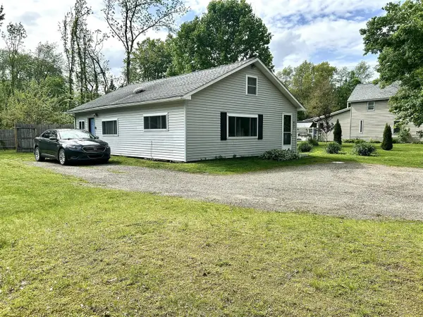 457 S Burr Oak, Colon, MI 49040