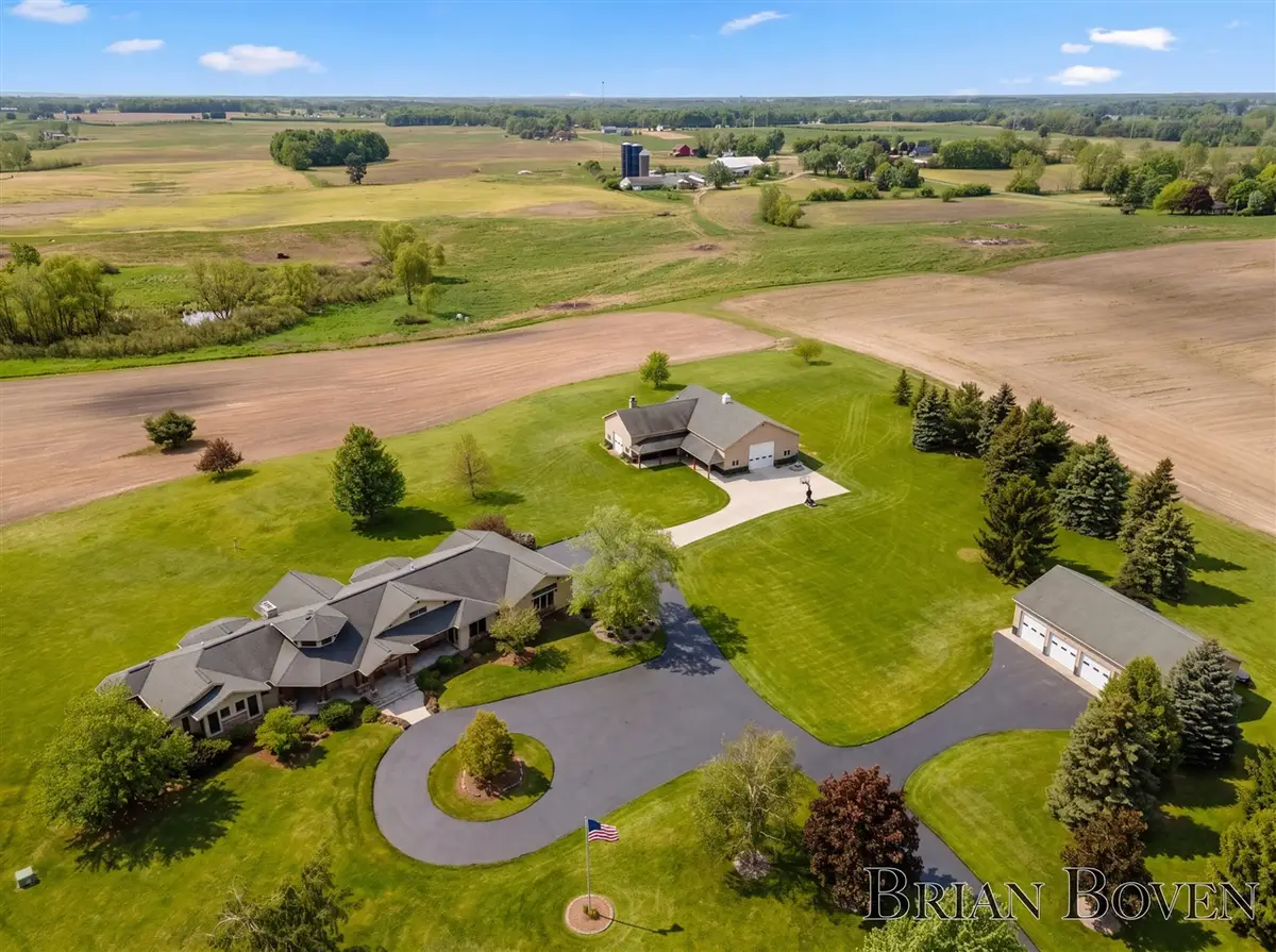 1740 7 Mile, Comstock Park, MI 49321 - #1