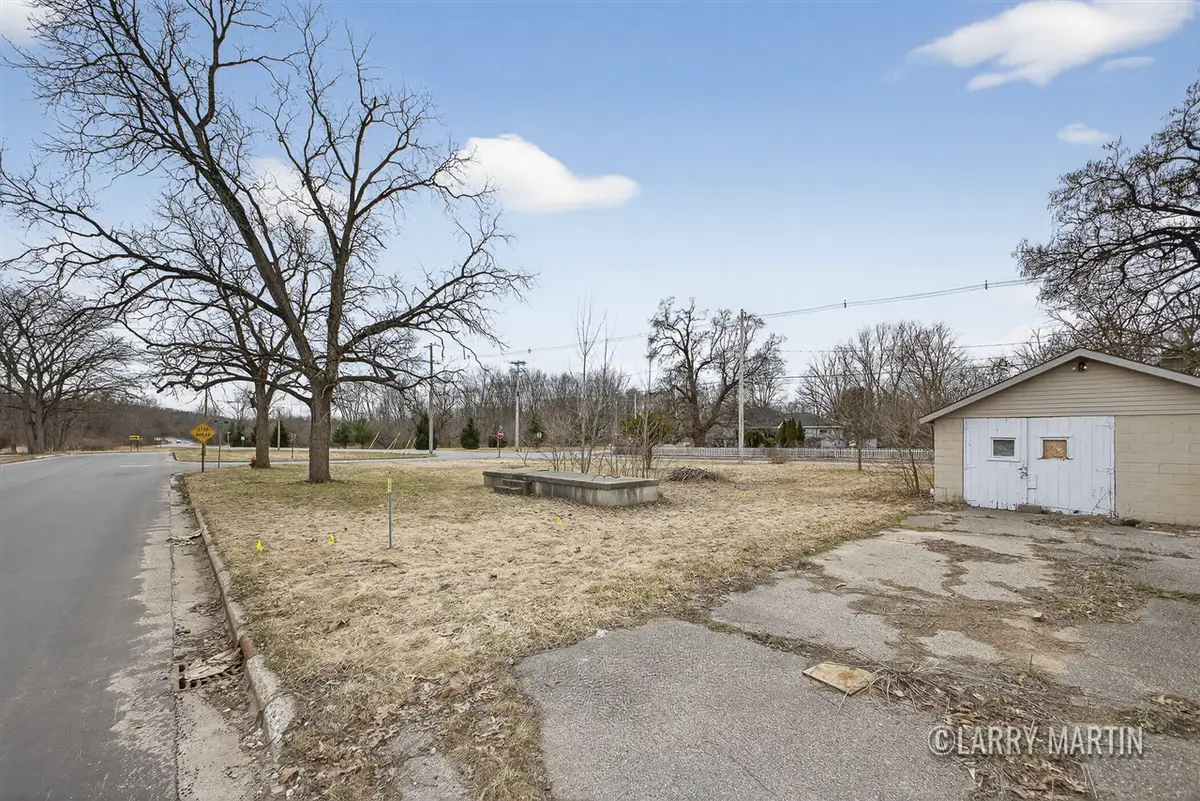 222 S Division, Lowell, MI 49331 - #1