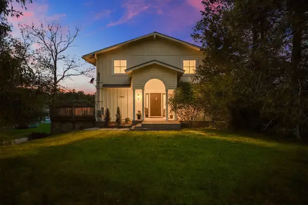 7490 Ledgewood, Fenton, MI 48430