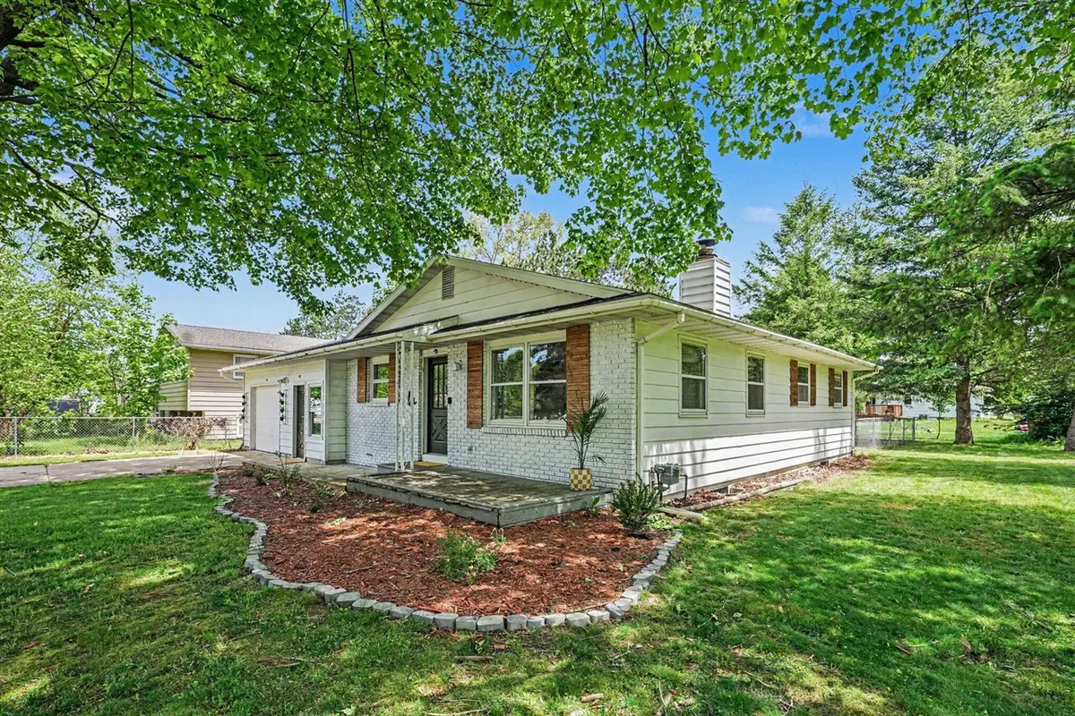 402 Charles, Paw Paw, MI 49079 - #1