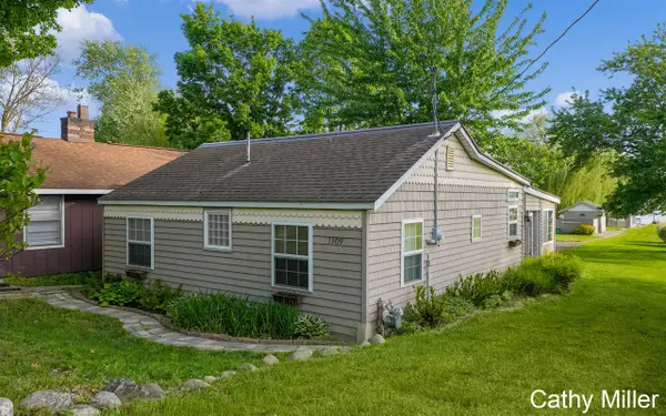 3309 Dumont Lake, Allegan, MI 49010