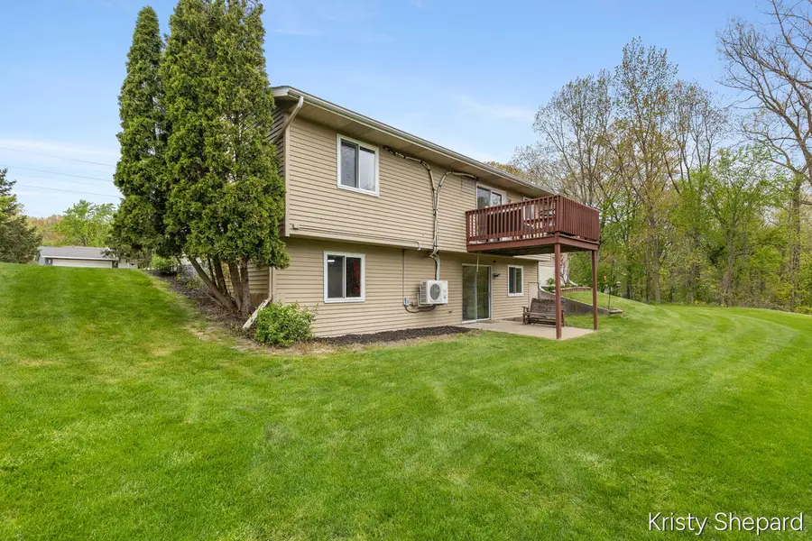 222 York View, Comstock Park, MI 49321 - #2