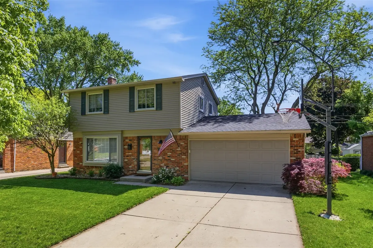 10052 Wolfriver, Plymouth, MI 48170 - #1