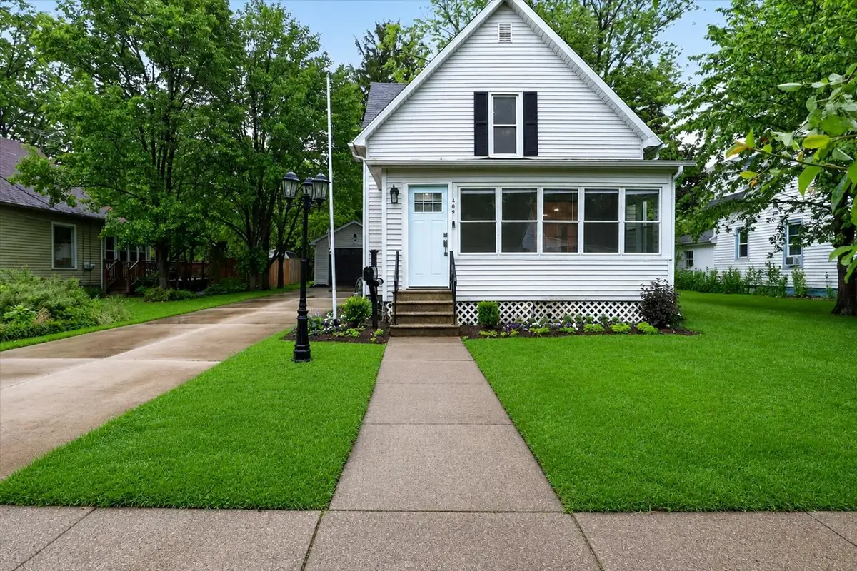 409 Oak, Three Oaks, MI 49128 - #1