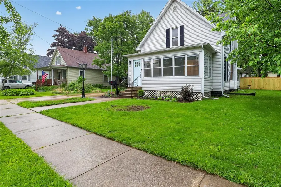 409 Oak, Three Oaks, MI 49128 - #2
